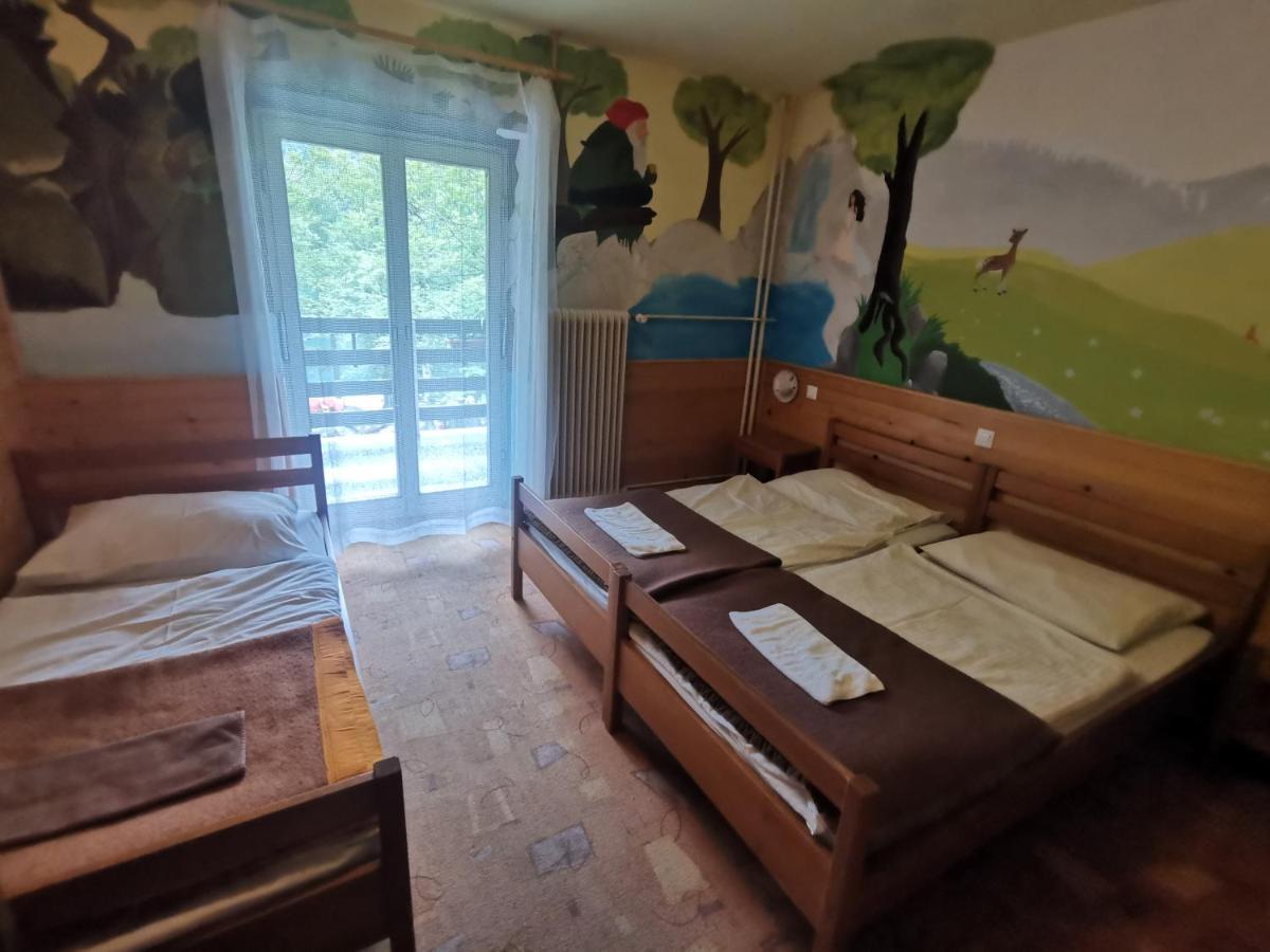 Hostel Pod Voglom Бохинь Экстерьер фото