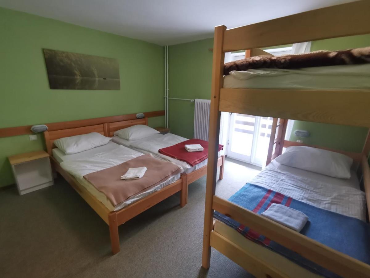 Hostel Pod Voglom Бохинь Экстерьер фото